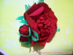 Зажим для волос с пионом и бутонами из ткани