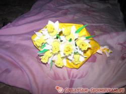 Букета нарциссов из гофрированной бумаги