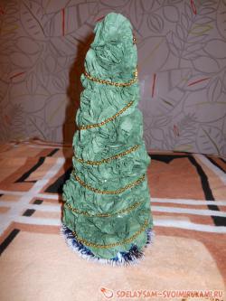 Елочка из бумажных салфеток