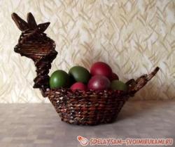Пасхальная курочки из журнальных трубочек