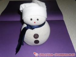 Снеговик из носка и риса