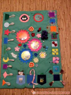 Развивающий коврик для малыша