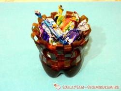 Плетеная конфетница из пластмассовых бутылок