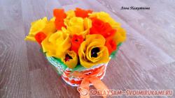 Букет из конфет «Желтые розы» в корзинке