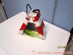 Простая кормушка для птиц