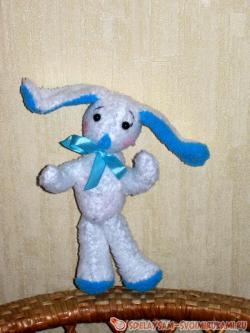 Зайчик с голубыми ушами