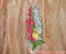 Цветочное панно «Гладиолус с наперстянкой»