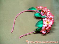 Ободок с цветами из фоамирана