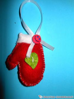 Елочная игрушка из фетра