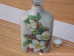 Декупаж стеклянной бутылки