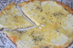 Как приготовить пиццу четыре сыра