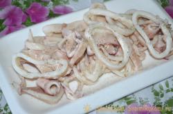 Как почистить кальмары и приготовить их вкусно за две минуты