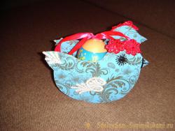 Подставка под пасхальные яйца «Курочка»