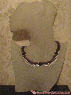 Колье из бисера "Дейзи"