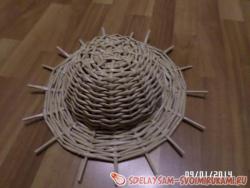 Шляпка из газетных трубочек
