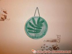 Украшение из гипса с растительным рисунком