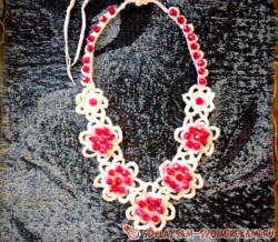 Вязаное ожерелье «Розарий»