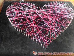 Картина с использованием гвоздей и ниток