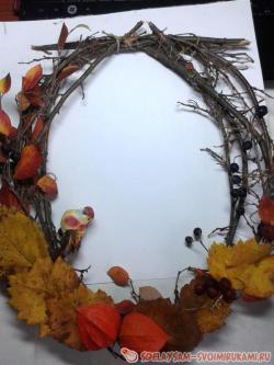 Декоративный осенний венок