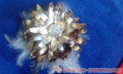 Цветок из кожи с золотым покрытием