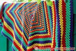 Яркий и теплый плед