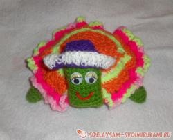Вязаная игрушка-черепашка
