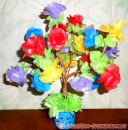 Дерево с розами